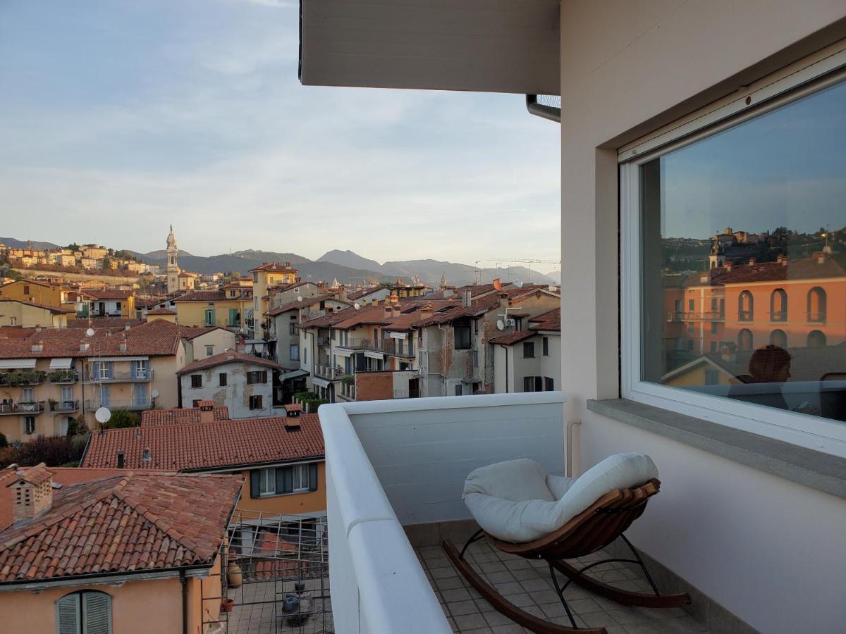"La Me Ca" Intero Appartamento In Centro Con Vista Sui Colli Bergamo Bagian luar foto