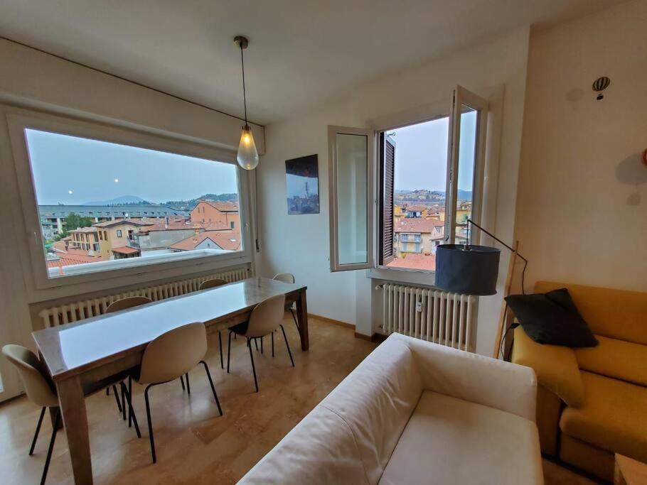 "La Me Ca" Intero Appartamento In Centro Con Vista Sui Colli Bergamo Bagian luar foto